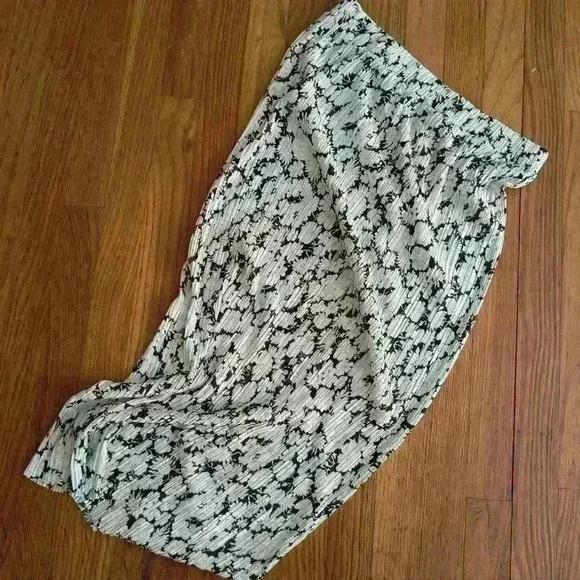 ASOS Brand New Floral Daisy Pleated Elasticated Summer Skirt Size 12 - Picture 6 of 6